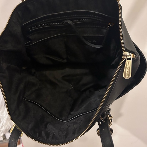 Medium Michael Kors Black Saffiano Leather Jet Set Black Bag Good Condition - Picture 7 of 12